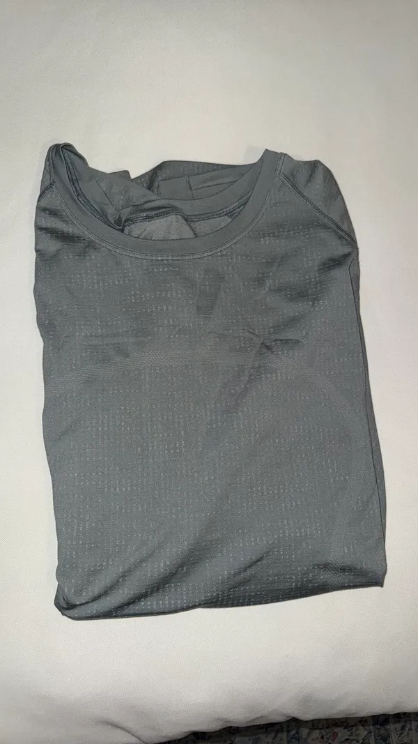 Lululemon Shirt Long Sleeve Swiftly Tech - Image 3