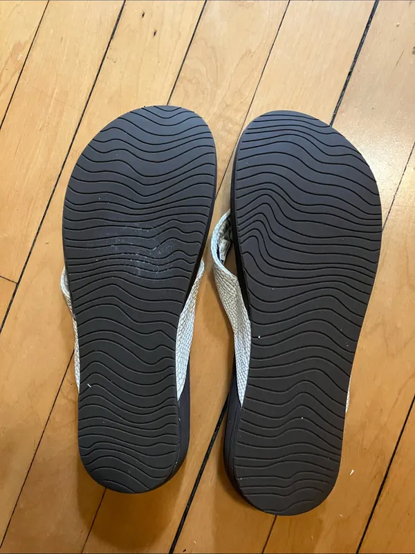 Reef Star Cushion White Metallic Strap and Brown Flip Flops Size 9 - Image 6