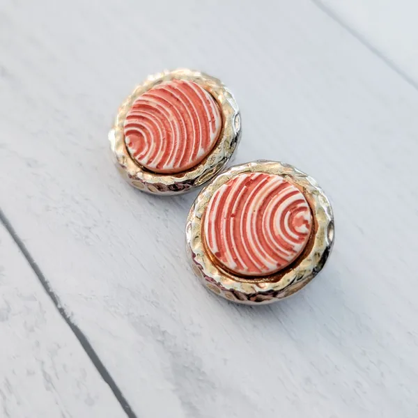 Vintage Clip On Earrings Orange & Cream Circle - Image 3
