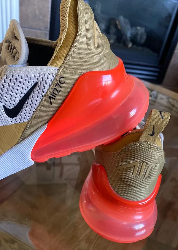 Nike Air Max 270 Shoes - Image 9