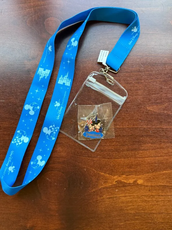 Walt Disney Travel Company Lanyard Enamel Pin and Clear Plastic Pass Holder New - Image 3
