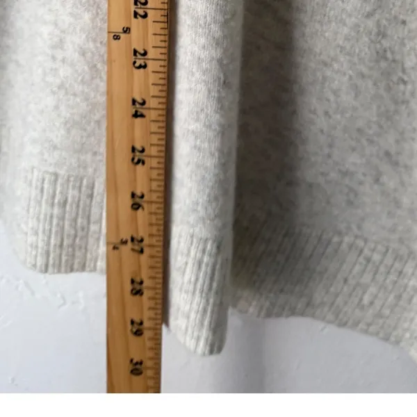 J Crew Sweater Heathered Light Gray Knit Pullover Top Minimalist Clean‎ Girl - Image 7