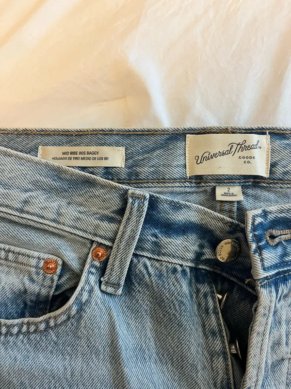 Light Wash Baggy Target Jeans - Image 2