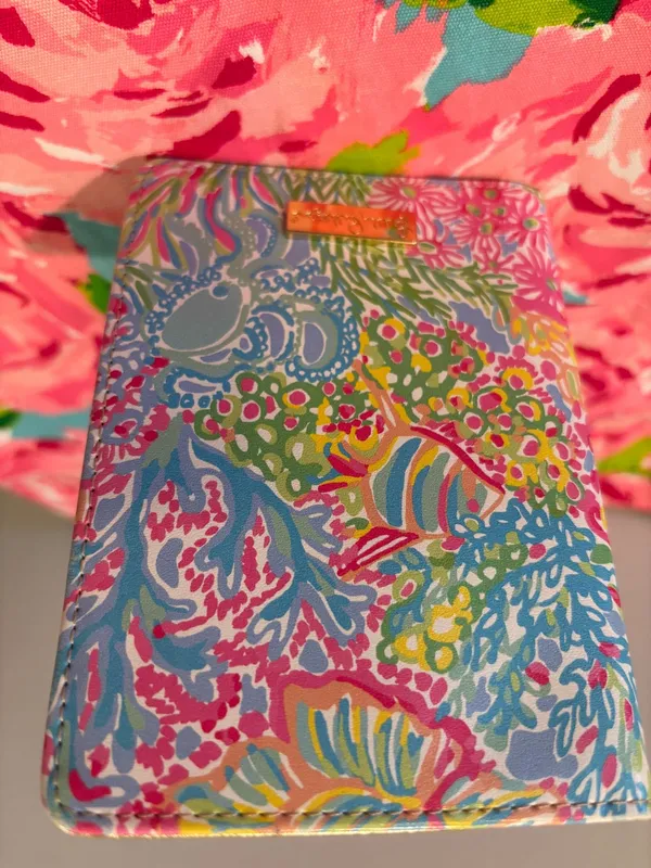 Lilly Pulitzer Passport Holder - Image 4