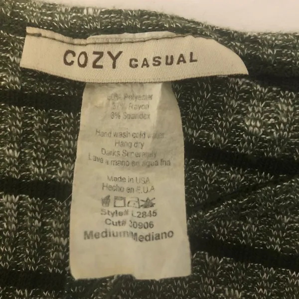 Cozy Casual Cold Shoulder Top Green Size M - Image 3