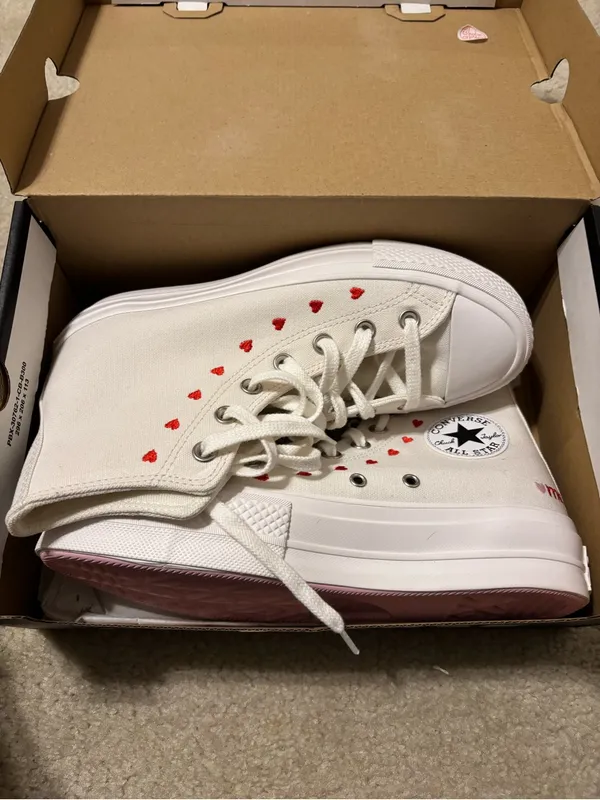 Converse Women's Chuck Taylor All Star Lift Platform High Top sneakers - Image 2