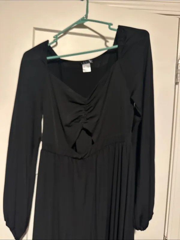 Venus Long Sleeve Maxi Dress with Peep hole Front NWOT - Image 4