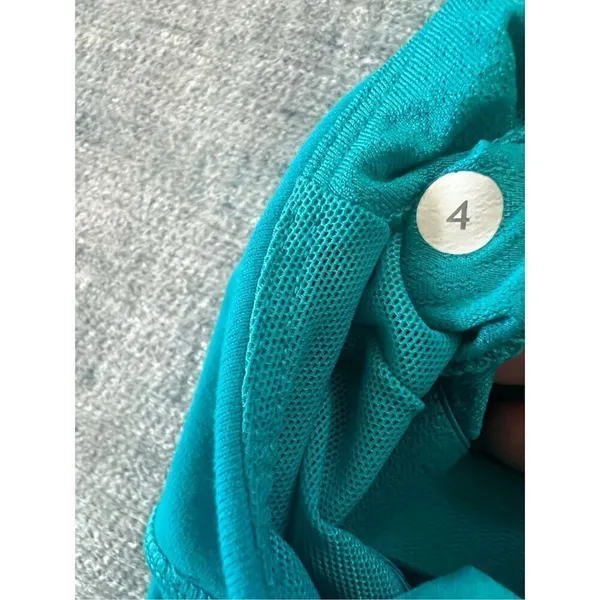 Lululemon Practice Daily Tank in Surge / Teal Size 4 - Image 6