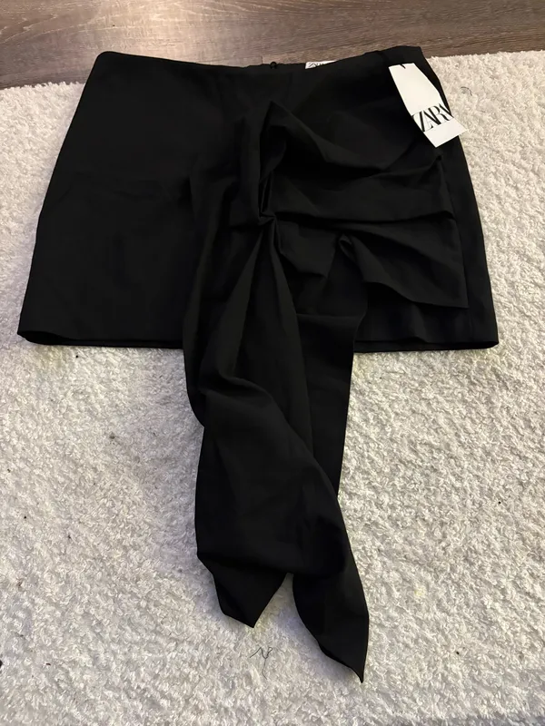 NWT Zara black asymmetric mini skirt Limited Edition. Size Large - Image 6