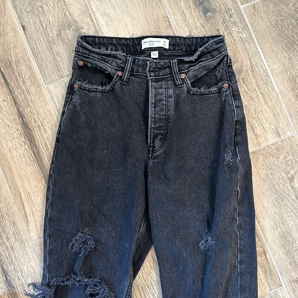 Abercrombie jeans - Image 2
