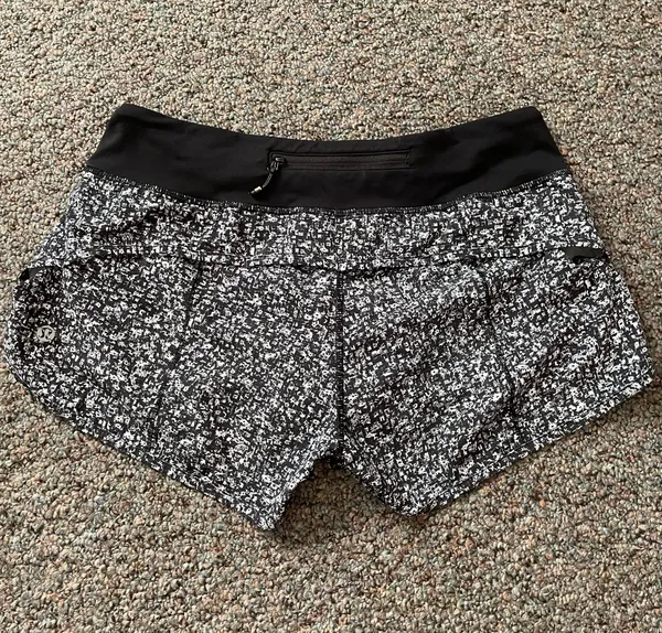 Lululemon Speed Up Shorts 2.5 - Image 2