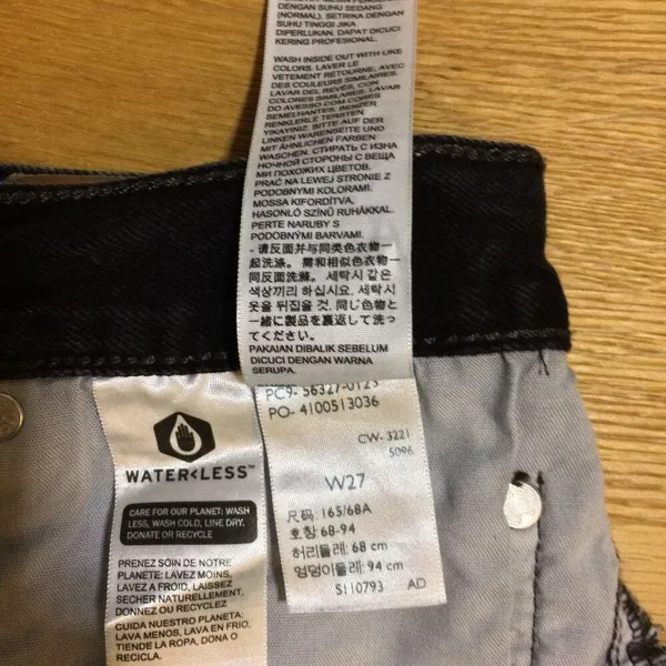 Levi’s 501 raw hem black buttonfly shorts 27 - Image 7