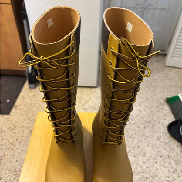 Timberland rubber tall boots size 8 - Image 2