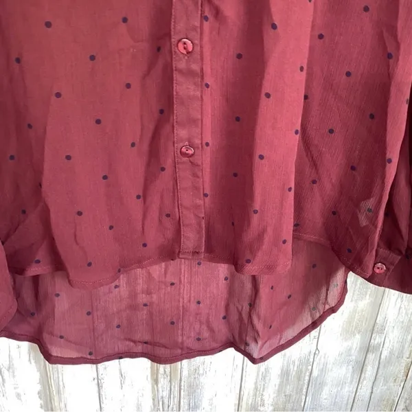 Stitch Fix 41 Hawthorn Red Dot High Low Button Down  •Medium - Image 2