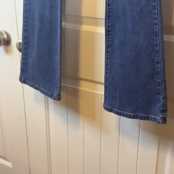 Fire & Rain Denim Womens High Rise Flare Leg Jeans Medium Wash Blue Size 7 Youth - Image 5
