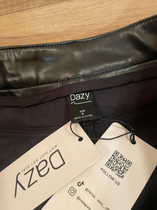 NWT! Dazy Black Faux Leather Mini Skirt - Sleek Women's Skirt Size XL NEW! - Image 5