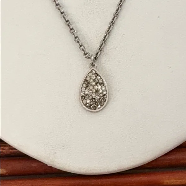 Premier Designs Elegant Silver Teardrop Pendant Necklace 16.5”-20.5” - Image 2