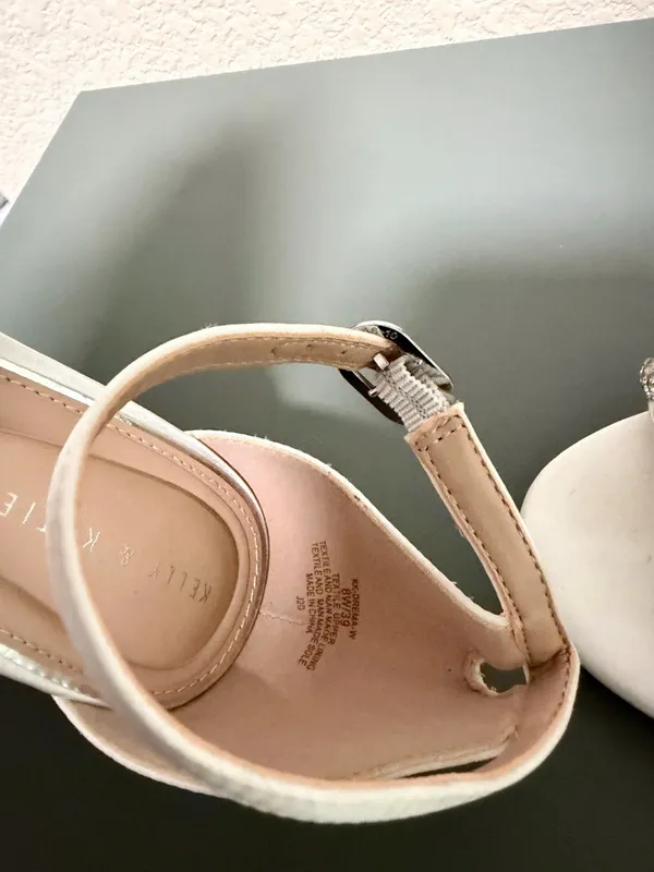 Kelly &‎ Katie Drema Sandal Bridal Heels, Size 8W - Image 9
