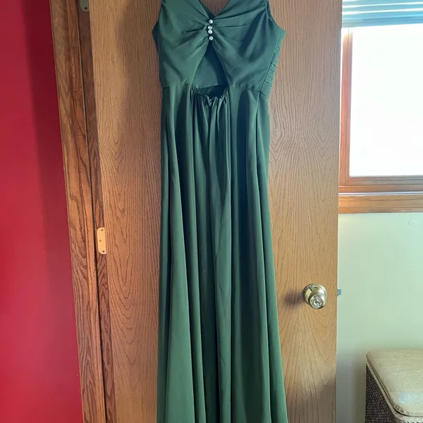Beautiful formal dress Green Size 4 - Image 2