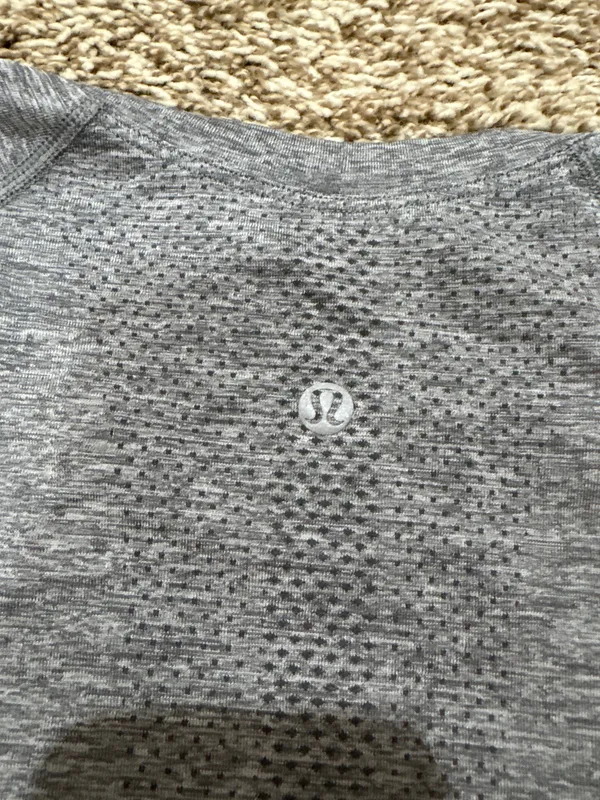 Gray Lululemon swiftly tech - Image 5