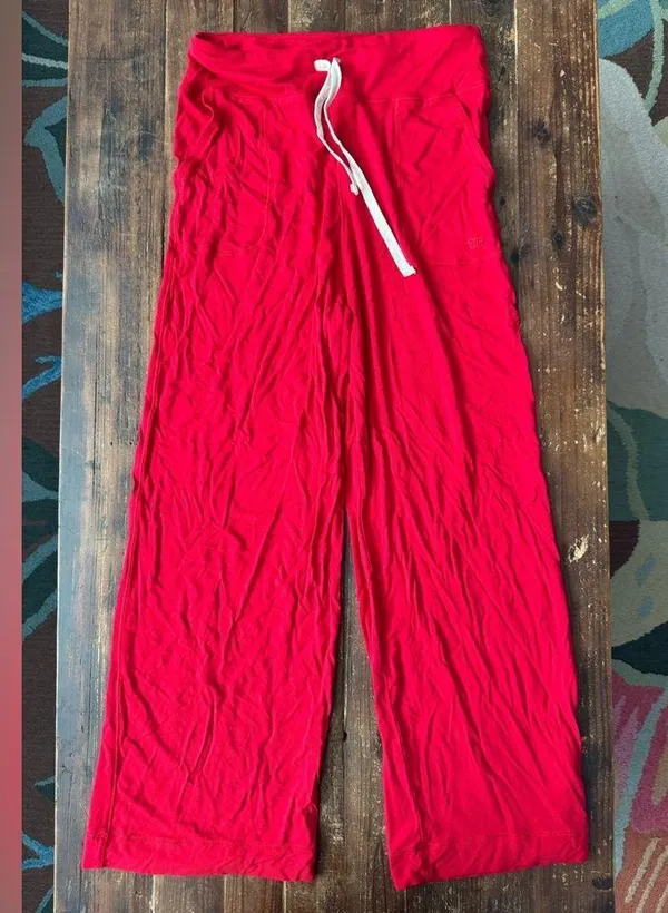 ALBION FIT Merry🎄Loungers and Go long crew in Cranberry - Image 3