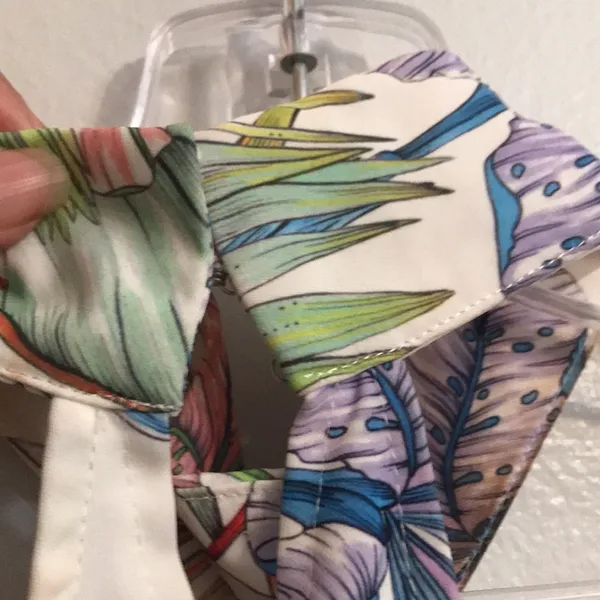 New- Medium off-white floral crêpe high neck halter top - Image 6