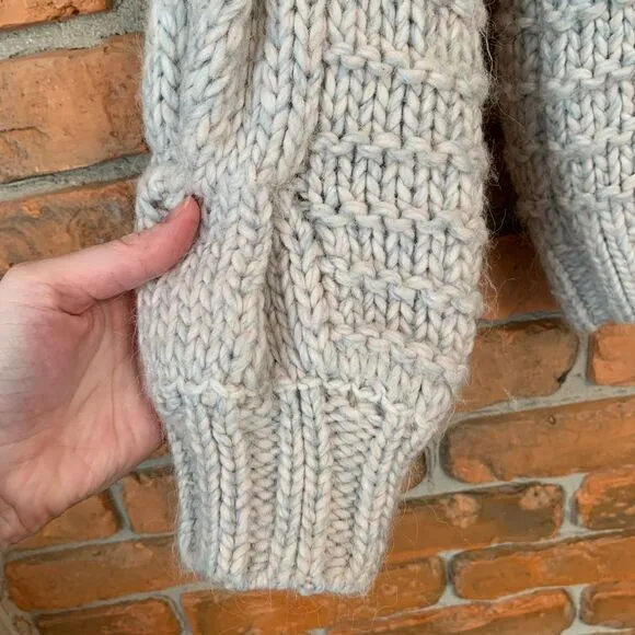 GAP Womens XS Sweater Chunky Knit‎ Cable Sweater Oversized Puff Sleeve Winter - Image 2