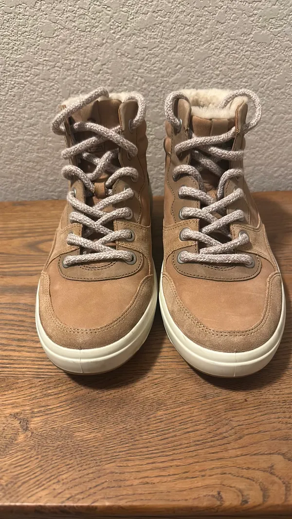 Ecco Women’s Sporty Boots Leather Tan Size 9.5 - Image 4