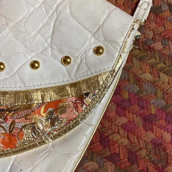 80s VINTAGE WHITE GENUINE LEATHER STUDDED PURSE / OVERSIZED CLUTCH - Image 2