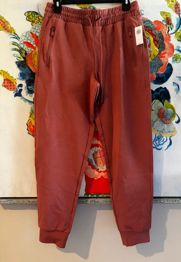 Old Navy Athletic Set - Image 6