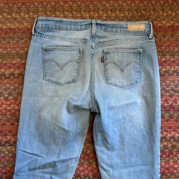 Levis Light Wash Slight Curve Low Rise Straight Jeans - Image 5