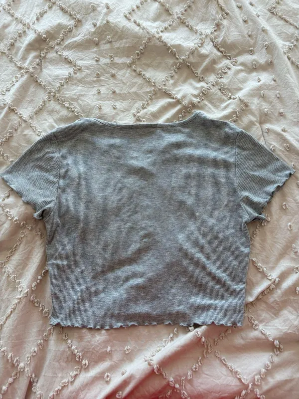Romwe Short Sleeve Crop - Image 3
