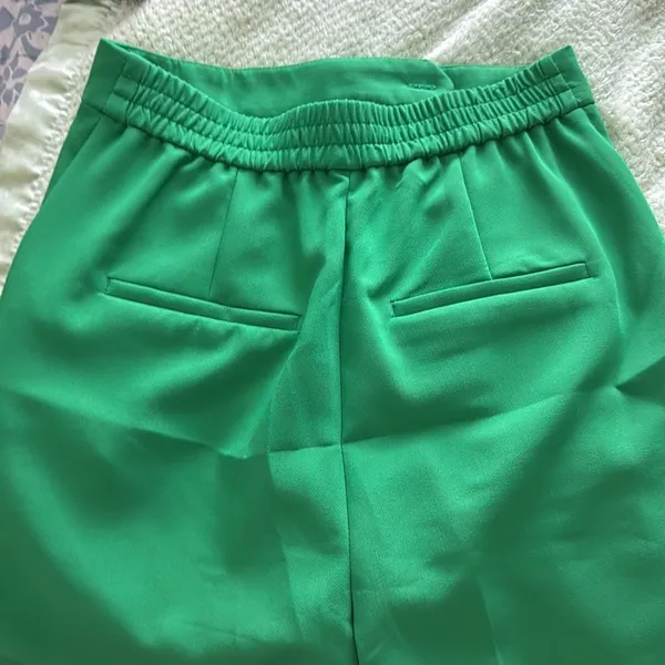 green cropped culottes pants - Image 5