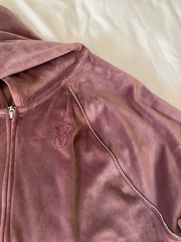 Victoria Secret Velvet - Image 2