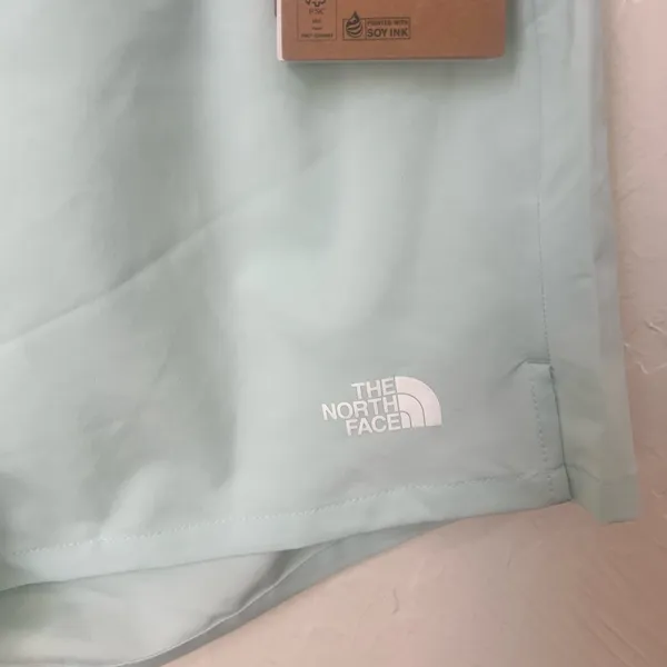 The North Face Women's Wander Shorts - Neon size L NWT - Image 4
