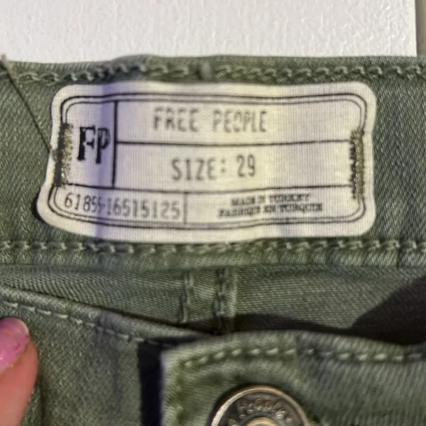 Free people busted knee women’s size 29 jeans Distressed - Image 10