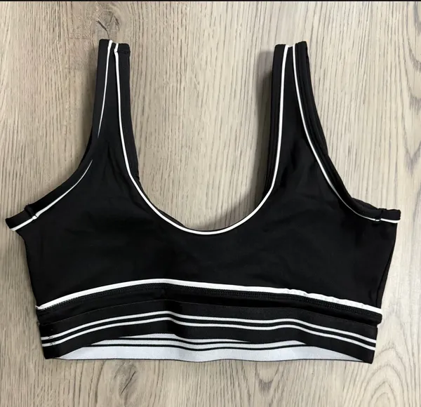 Alo Yoga Airbrush Hearthrob Leggings and Sports Bra Set Size Large - Image 3
