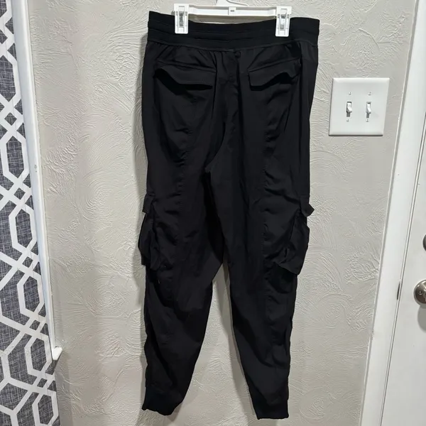 Lululemon Dance Studio Relaxed-Fit Mid-Rise Cargo Jogger Black Size Medium - Image 5