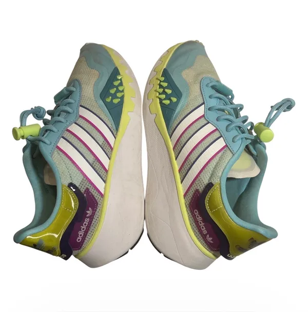 Adidas Choigo Women's Sneakers in Hazy Sky/Hi-Res Yellow with toggle Lacing - Image 3