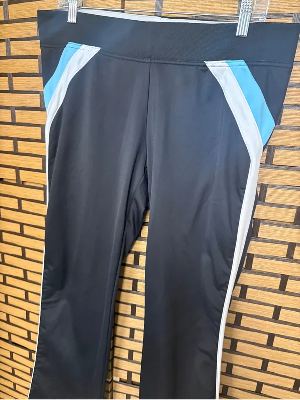 Nike black active pants size large - Image 3