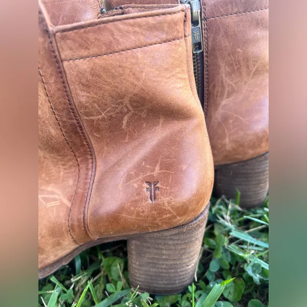 Frye Zip Ankle Booties Womens Brown Leather Size 8B - Image 4
