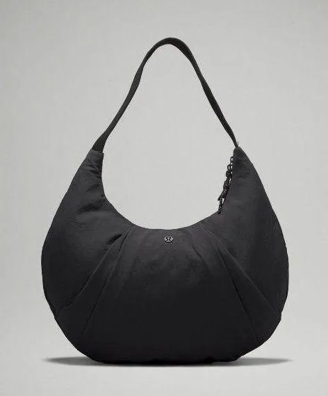 Lululemon Pleated Shoulder Bag 10L - Image 3