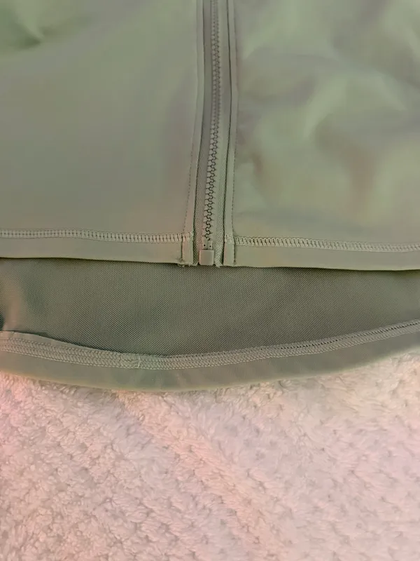 LA Society Cropped workout jacket - Image 3