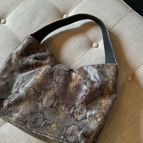 Dooney & Bourke Embossed Snakeskin‎ Pocket Purse - Image 9