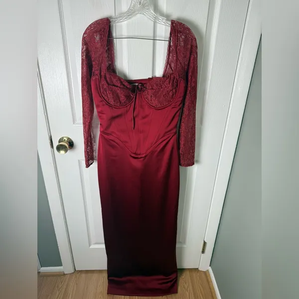 House of CB PERDI Berry Satin Maxi Dress With Corset M PLUS CUP - Image 4