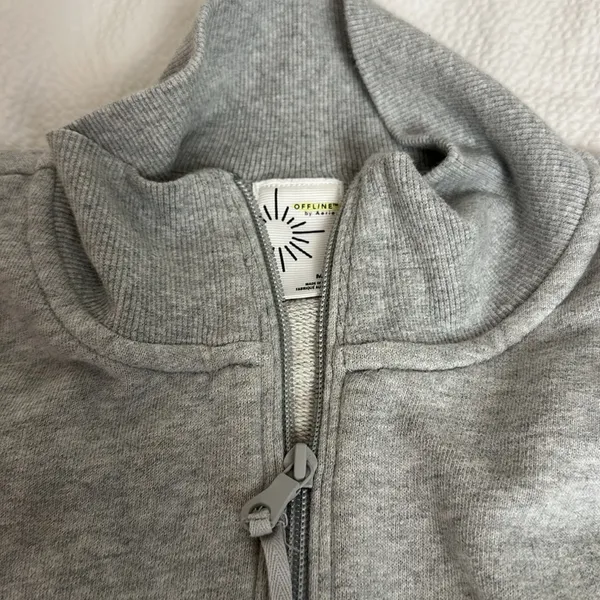 Offline by Aerie Sz MGray cropped Half-Zip Women's Sweatshirt - Image 2
