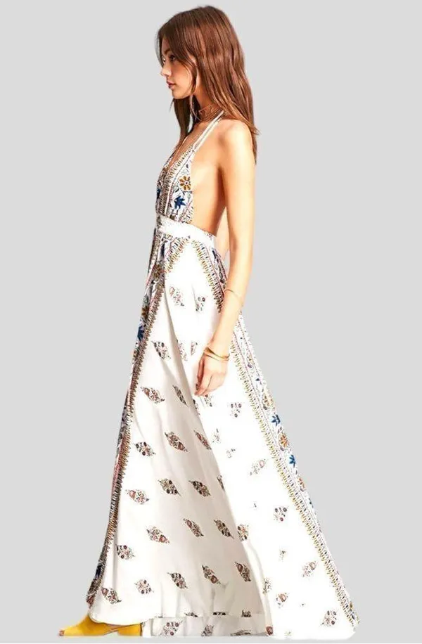 Selfie Leslie floral halter maxi dress! - Image 3