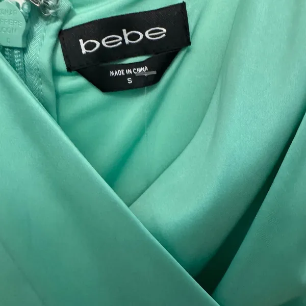 Bebe Mini Dress Sleeveless V-Neck Ruched Cocktail Party Dress‎ - Image 10