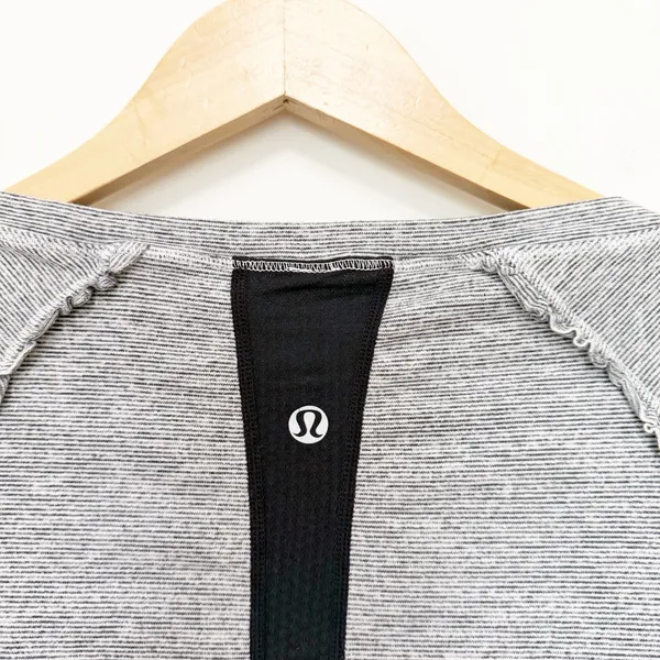 Lululemon Full Tilt Gray Black Long Sleeve Shirt Sz 6 - Image 5