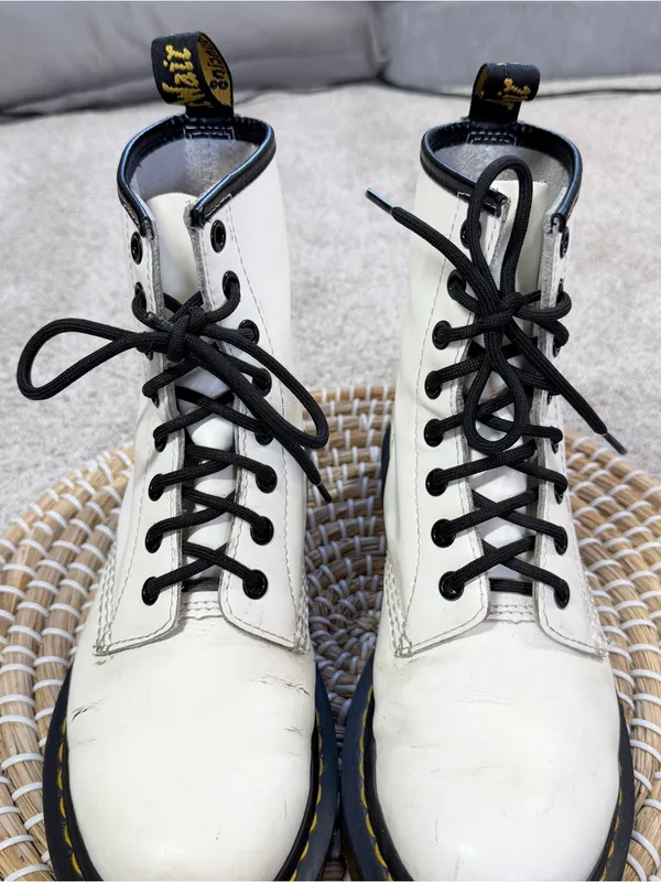 Dr. Martens Women’s Doc's. Doc Martens 11821 Boots 8 Eyes in White Gloss 7 - Image 3